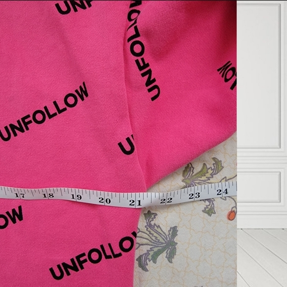 NWOT/  Forever 21 Sweatshirt - Picture 3 of 5